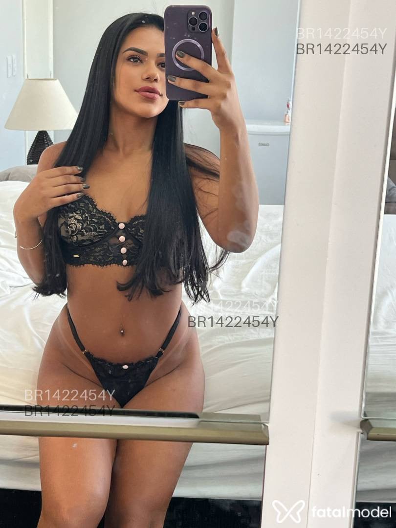 Acompanhante mulher morena (o) de olhos castanhos em Cabo Frio - ísis