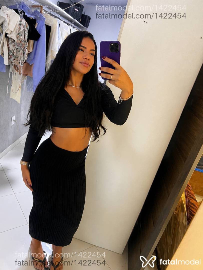 Acompanhante mulher morena (o) de olhos castanhos em Cabo Frio - ísis