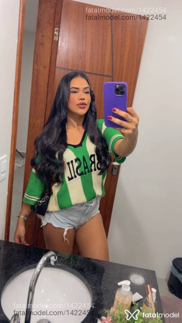 Acompanhante mulher morena (o) de olhos castanhos - ísis