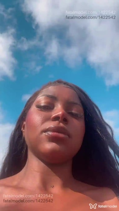 Acompanhante mulher morena (o) de olhos pretos em Araxá - Iza