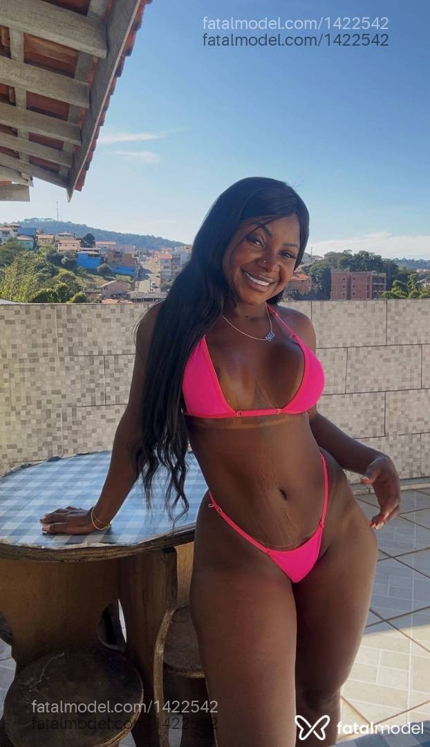 Acompanhante mulher morena (o) de olhos pretos - Cacau