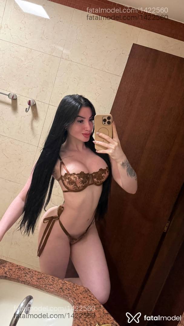 Acompanhante mulher morena (o) de olhos castanhos - Rafaela Lima
