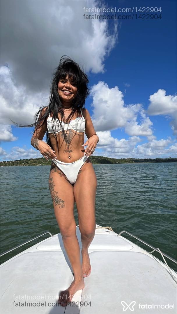 Acompanhante mulher morena (o) de olhos castanhos - Yasmin Liz