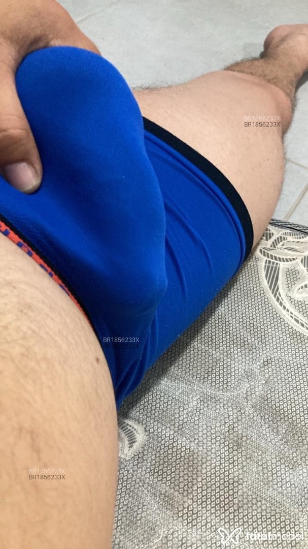 Acompanhante homem com cabelo castanho de olhos castanhos em Marília - Rolando