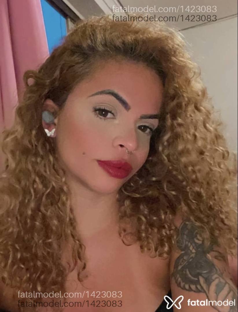 Acompanhante mulher loira (o) de olhos castanhos - Maysa Gomes