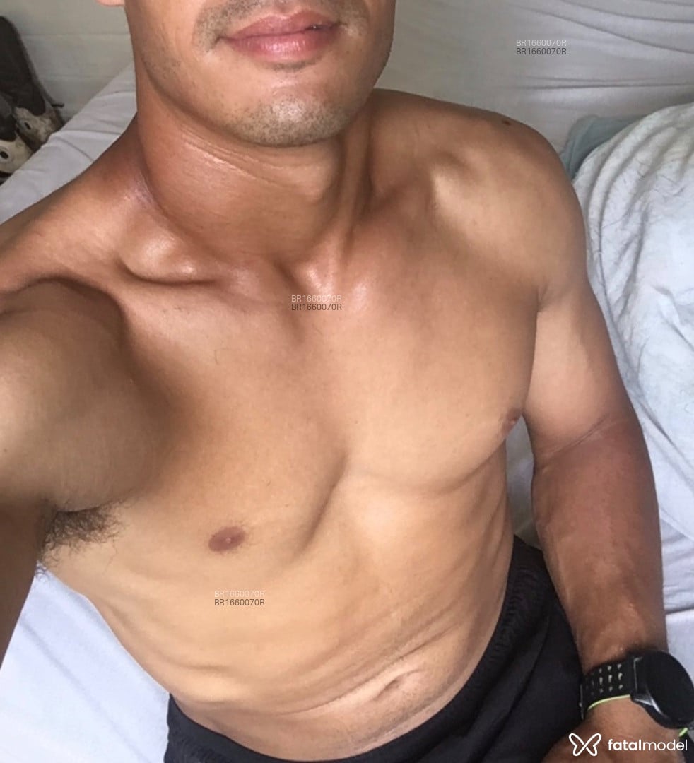 Acompanhante homem morena (o) de olhos castanhos em São José - Jhony black