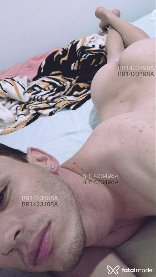 Acompanhante homem com cabelo castanho de olhos castanhos em Curitiba - Diego