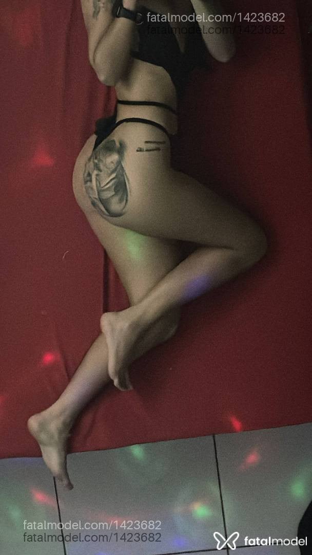 Acompanhante mulher morena (o) de olhos castanhos - Larissa
