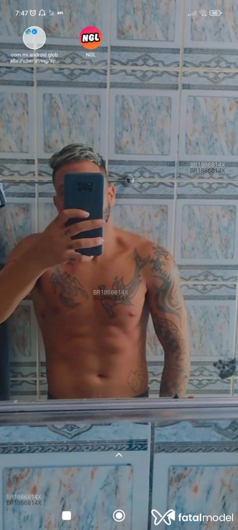 Acompanhante homem morena (o) de olhos mel em Duque de Caxias - Gomes