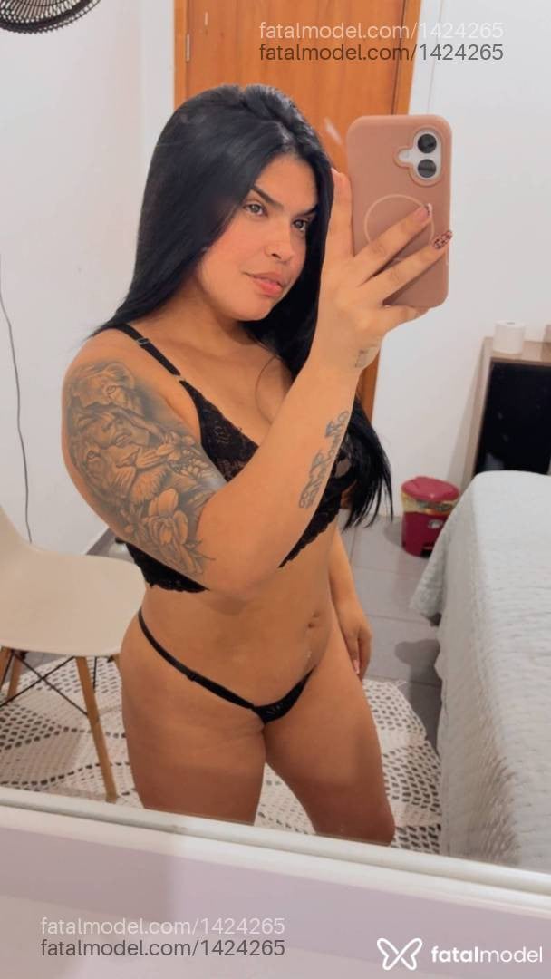 Acompanhante mulher morena (o) de olhos castanhos - Laura Bitencount