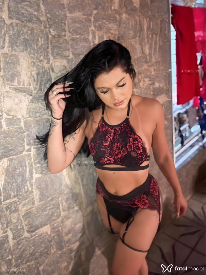 Acompanhante mulher trans morena (o) de olhos pretos - Debora souza Acompanhante mulher trans morena (o) de olhos pretos - Debora souza