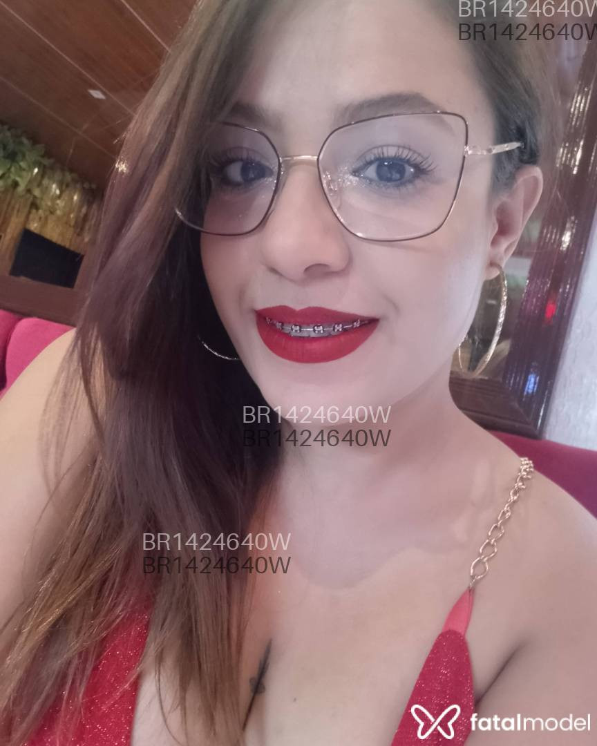 Acompanhante mulher com cabelo castanho de olhos castanhos em Carazinho - Victória Lemos