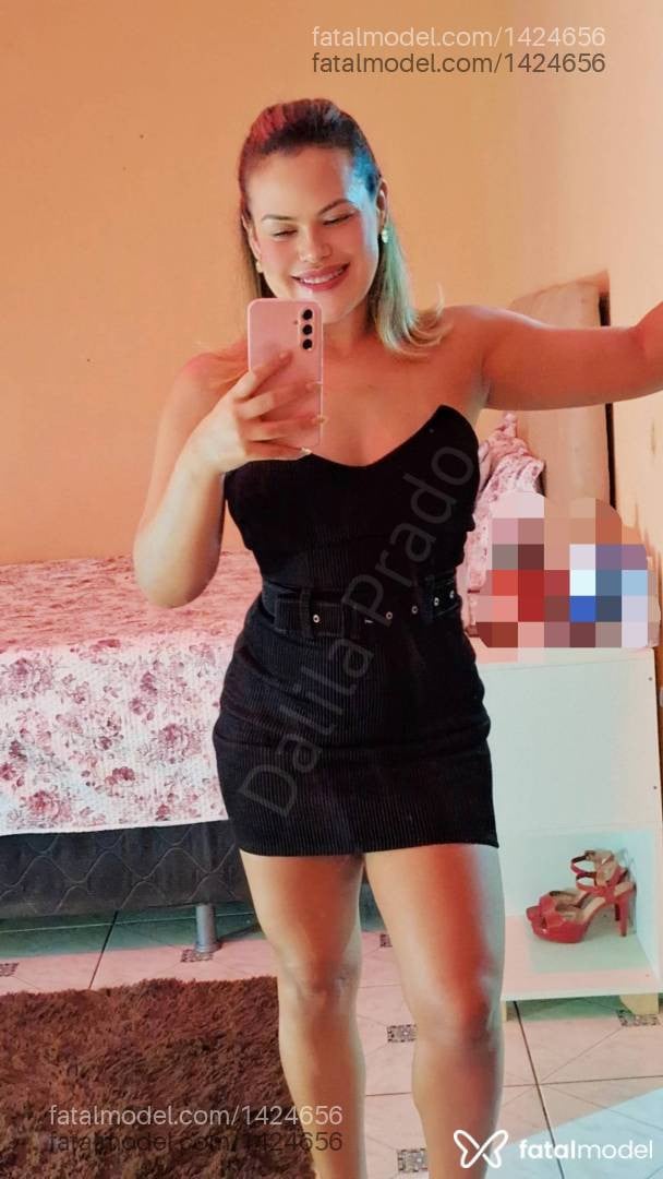 Acompanhante mulher loira (o) de olhos castanhos - Dalila Prado