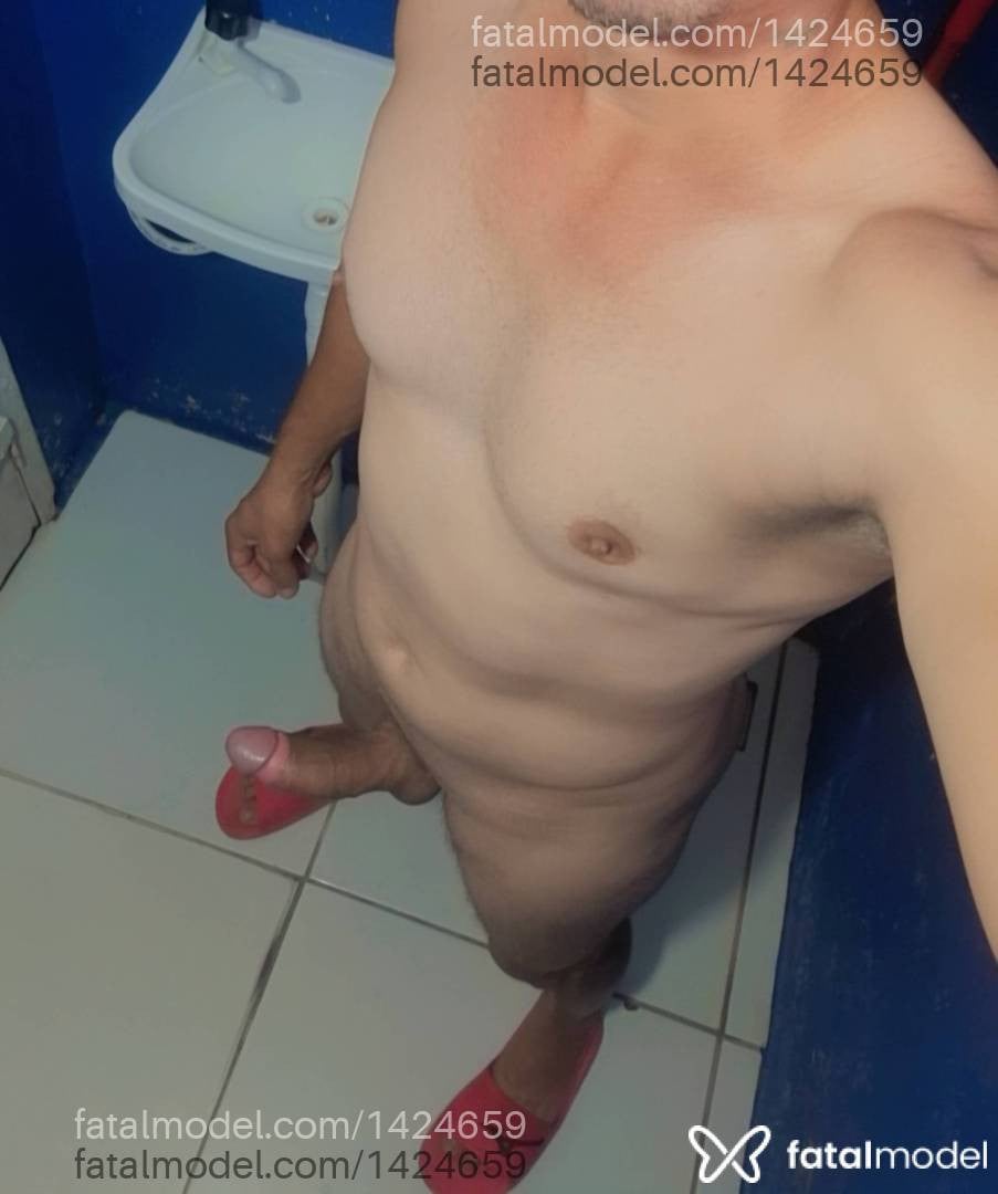 Acompanhante homem com cabelo castanho de olhos verdes - Matheus Medina