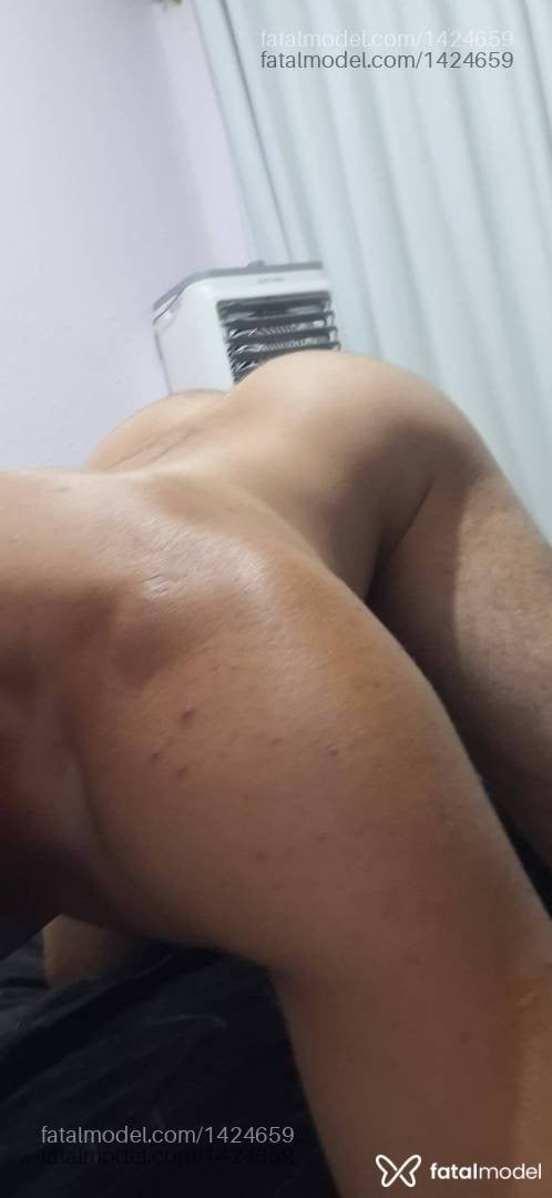 Acompanhante homem com cabelo castanho de olhos verdes em Pitangui - Matheus Medina