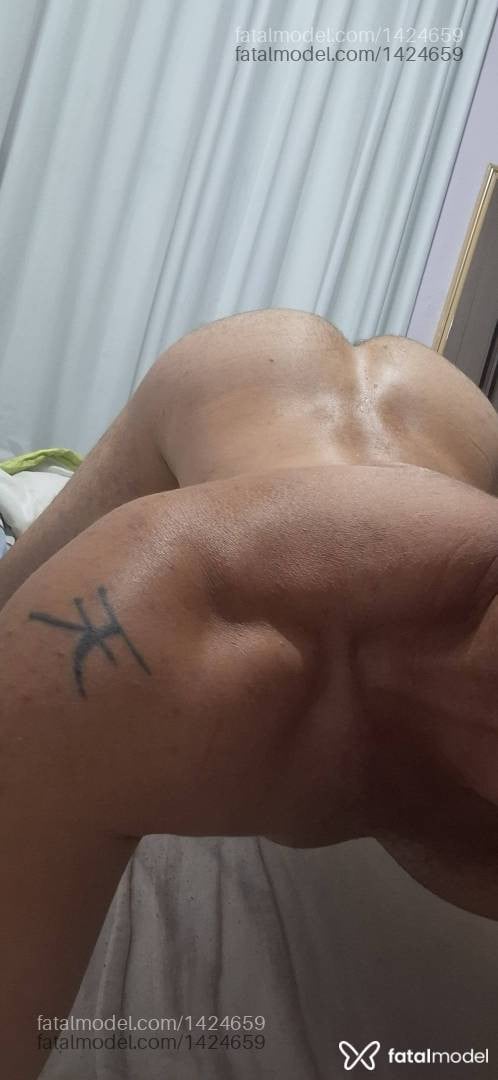 Acompanhante homem com cabelo castanho de olhos verdes em Pitangui - Matheus Medina