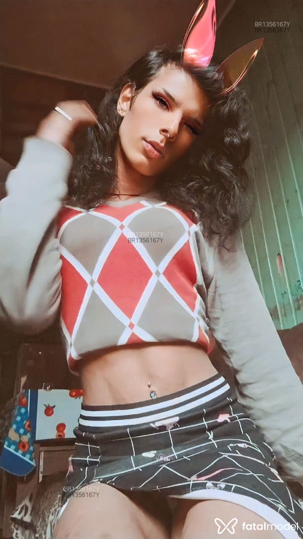 Acompanhante travesti morena (o) de olhos castanhos em Gravataí - Stheffanny