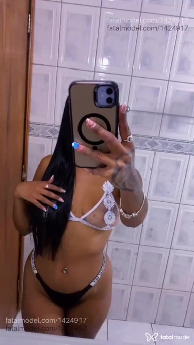 Acompanhante mulher morena (o) de olhos castanhos - Jessica