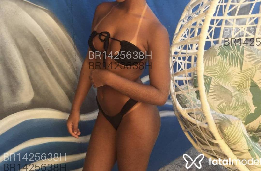 Acompanhante mulher morena (o) de olhos castanhos em Rio de Janeiro - Leonarda