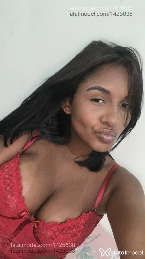 Acompanhante mulher morena (o) de olhos castanhos - Leonarda