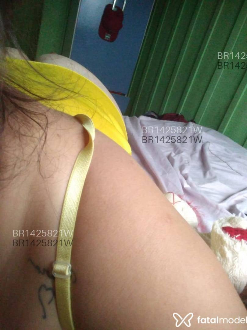 Acompanhante mulher com cabelo castanho de olhos mel em Guarapuava Acompanhante mulher com cabelo castanho de olhos mel em Guarapuava - dessinha