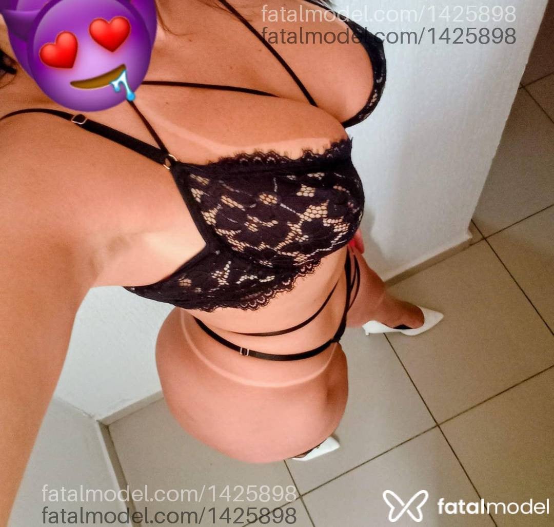 Acompanhante mulher morena (o) de olhos castanhos - Giovana Risk Acompanhante mulher morena (o) de olhos castanhos - Giovana Risk
