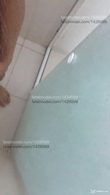 Acompanhante homem com cabelo castanho de olhos verdes em Marília - Prazerfatal
