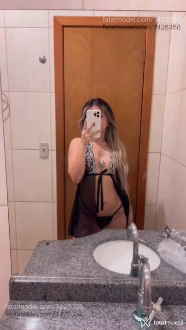 Acompanhante mulher loira (o) de olhos castanhos em Pontes e Lacerda Acompanhante mulher loira (o) de olhos castanhos em Pontes e Lacerda - Manu