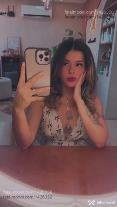 Acompanhante mulher loira (o) de olhos castanhos em Pontes e Lacerda Acompanhante mulher loira (o) de olhos castanhos em Pontes e Lacerda - Manu