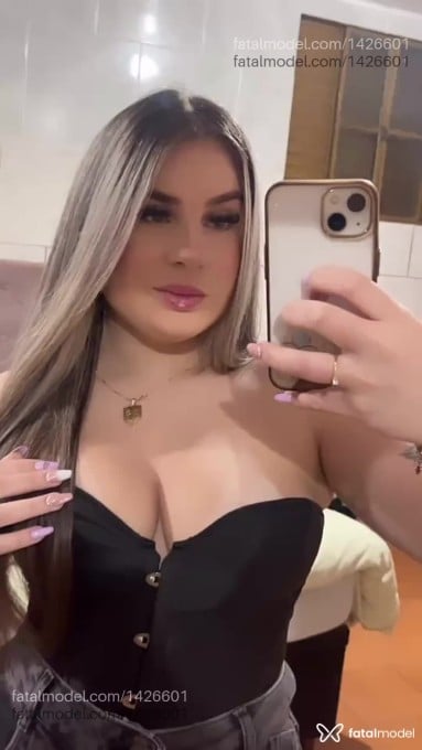 Acompanhante mulher loira (o) de olhos azuis em Porto Alegre - Lolla werneck