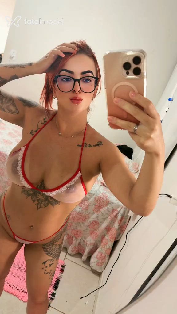 Acompanhante mulher com cabelo castanho de olhos castanhos - Mirella Acompanhante mulher com cabelo castanho de olhos castanhos - Mirella