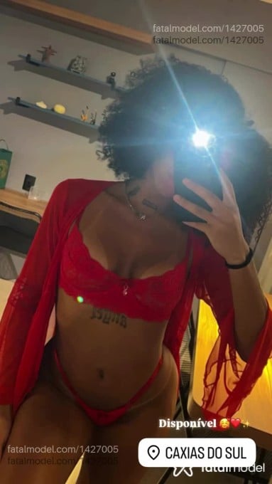 Acompanhante mulher com cabelo castanho de olhos castanhos em Passo Fundo Acompanhante mulher com cabelo castanho de olhos castanhos em Passo Fundo - Kim Oliver