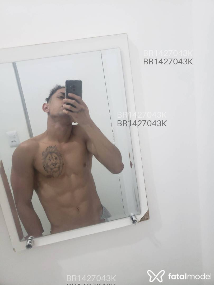 Acompanhante homem com cabelo castanho de olhos castanhos em Virtual Acompanhante homem com cabelo castanho de olhos castanhos em Virtual - Gabriel