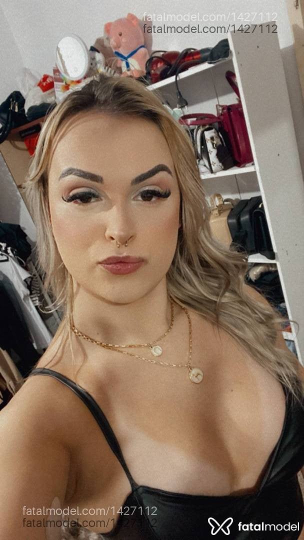 Acompanhante travesti loira (o) de olhos castanhos - Luiza