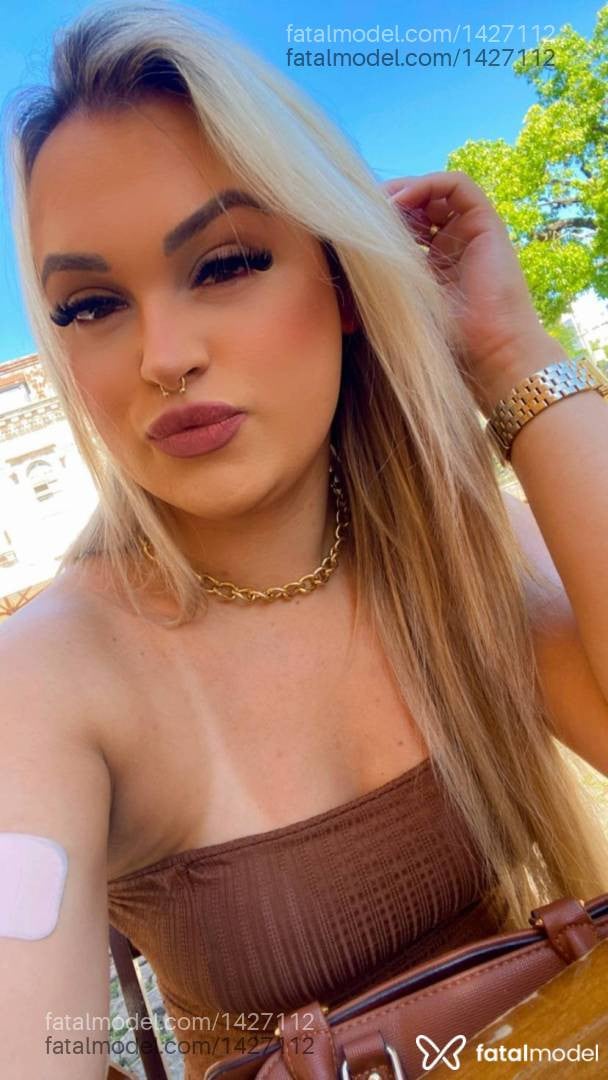 Acompanhante travesti loira (o) de olhos castanhos em Pelotas - Luiza