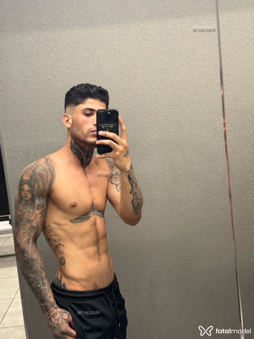 Acompanhante homem morena (o) de olhos castanhos em São Paulo - Alexx Machado