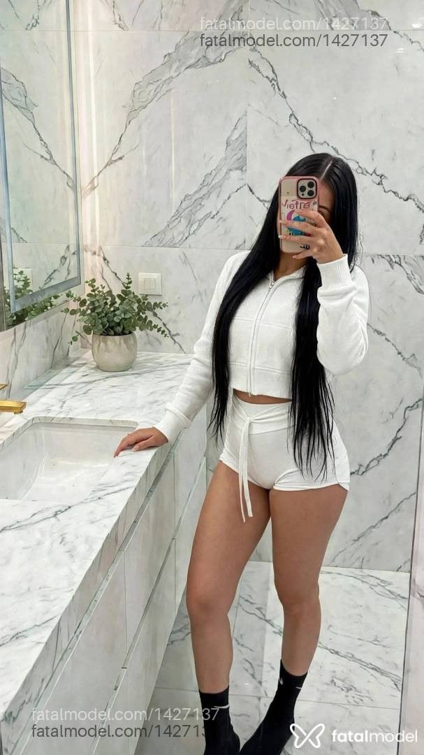 Acompanhante mulher morena (o) de olhos castanhos - Thaís Gouveia