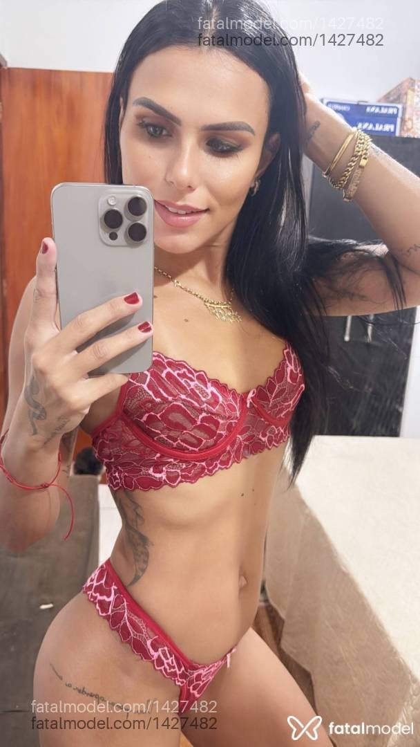 Acompanhante mulher morena (o) de olhos castanhos - Kerolen Talita