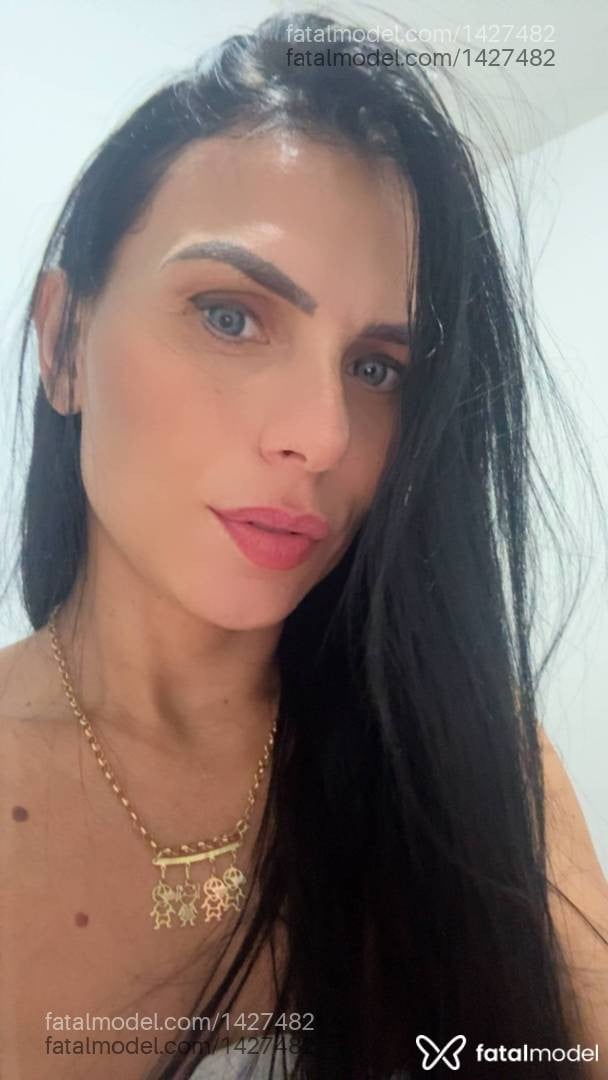 Acompanhante mulher morena (o) de olhos castanhos - Kerolen Talita