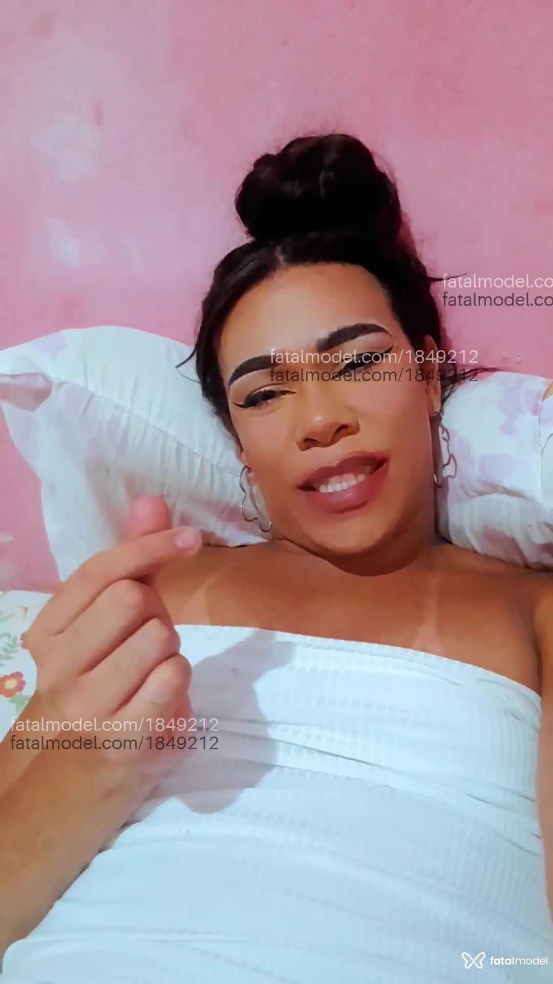 Acompanhante mulher trans com cabelo castanho de olhos castanhos em Recife - Thalia