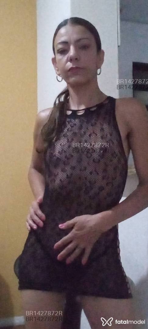 Acompanhante mulher com cabelo castanho de olhos mel em Curitiba - ISABELY LIMA