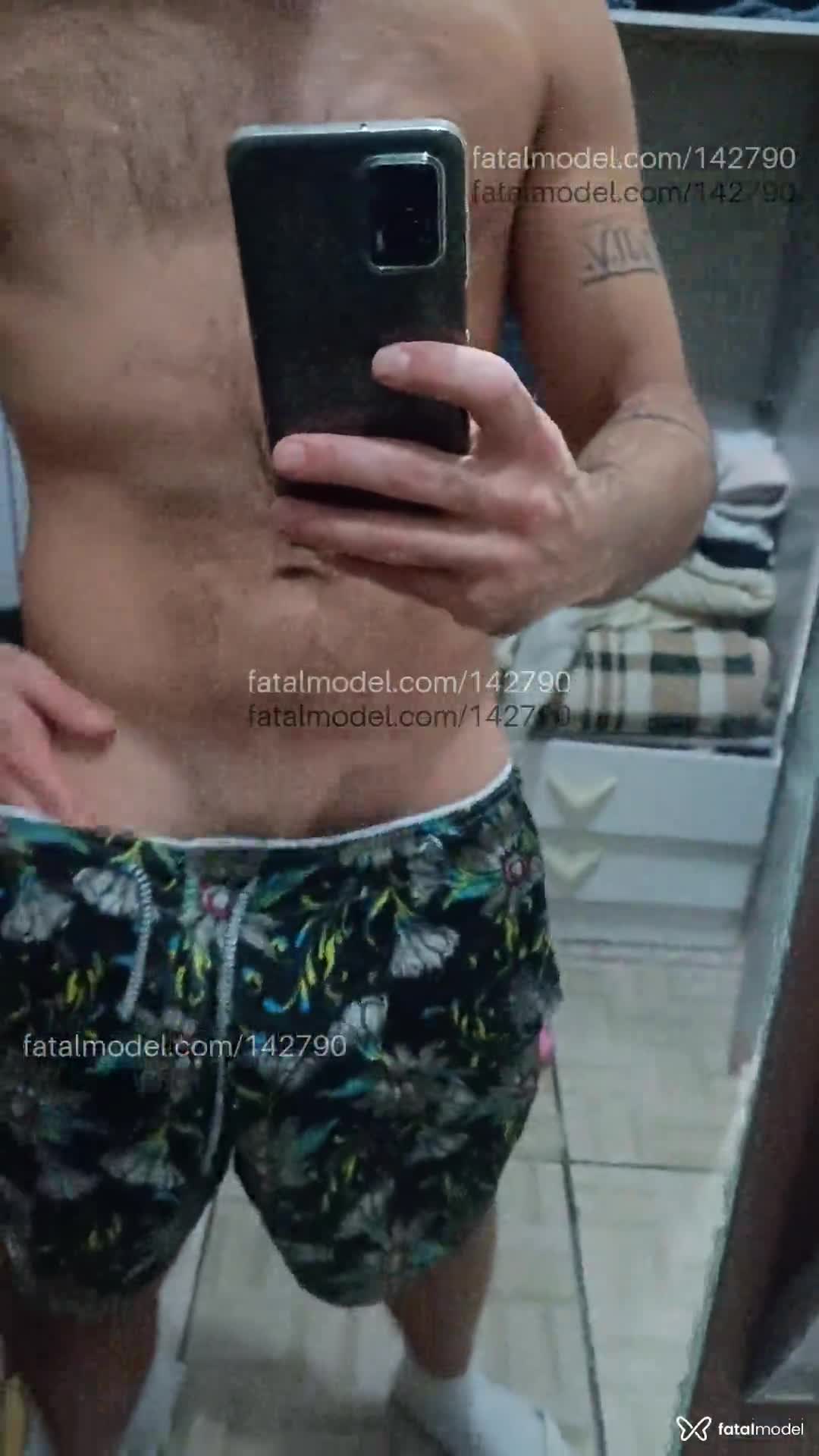 Acompanhante homem com cabelo castanho de olhos castanhos em Santa Maria Acompanhante homem com cabelo castanho de olhos castanhos em Santa Maria - Eduardomasso