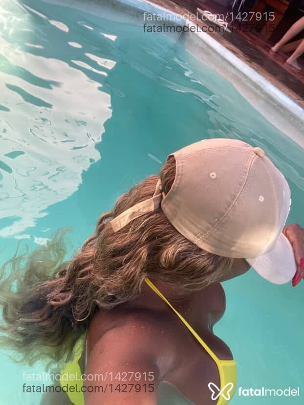 Acompanhante mulher com cabelo castanho de olhos castanhos em Santo Antônio da Patrulha - Tayla Molinario