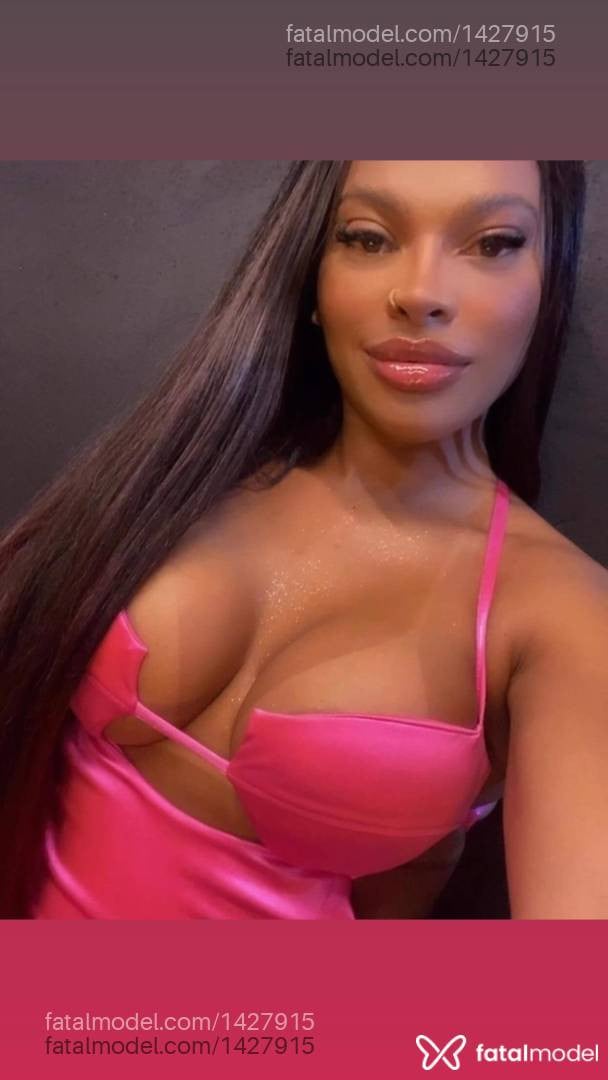 Acompanhante mulher com cabelo castanho de olhos castanhos - Mayara Fernandes