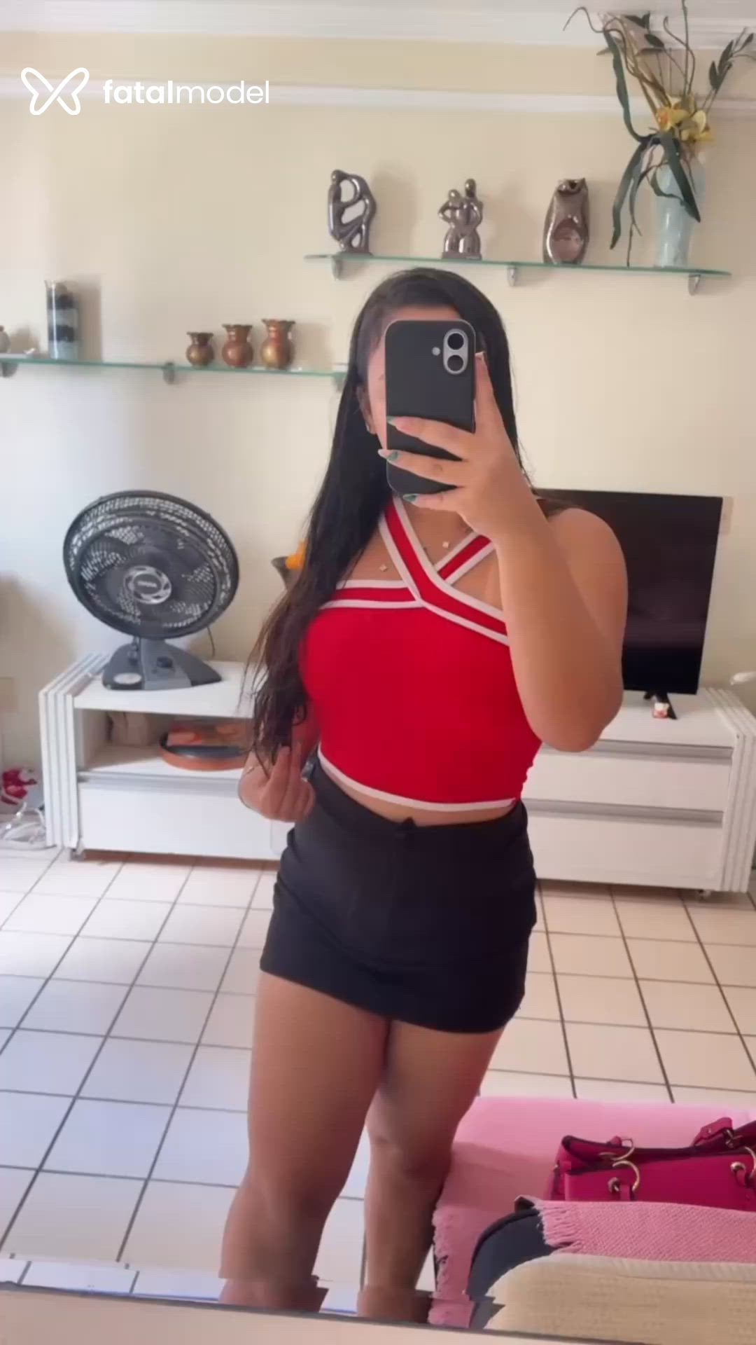 Acompanhante mulher morena (o) de olhos castanhos - Sofia