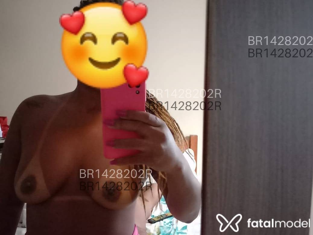 Acompanhante mulher com cabelo castanho de olhos castanhos em Serra Acompanhante mulher com cabelo castanho de olhos castanhos em Serra - Morena