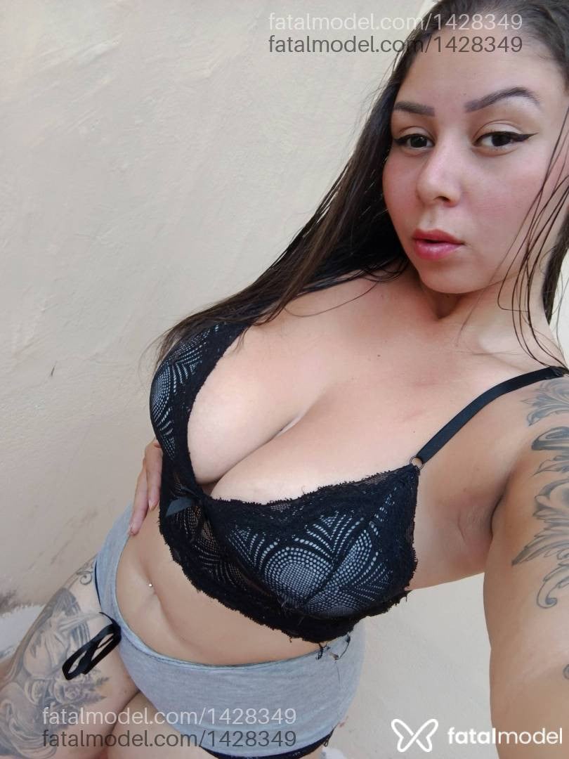 Acompanhante mulher com cabelo castanho de olhos castanhos - Lara santos