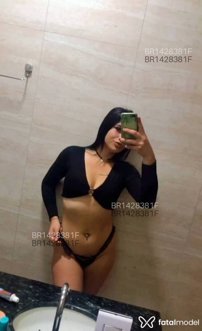 Acompanhante mulher com cabelo castanho de olhos castanhos - Camila Acompanhante mulher com cabelo castanho de olhos castanhos - Camila
