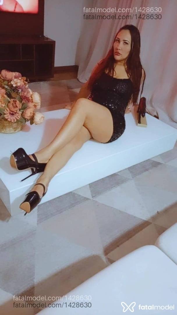 Acompanhante mulher morena (o) de olhos verdes - Priscila mel