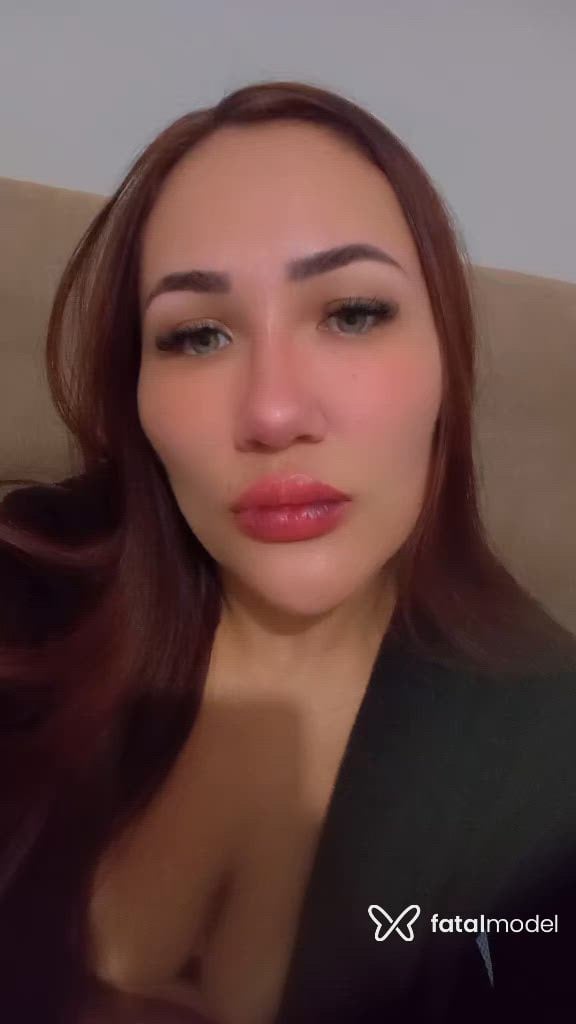 Acompanhante mulher morena (o) de olhos verdes - Priscila mel
